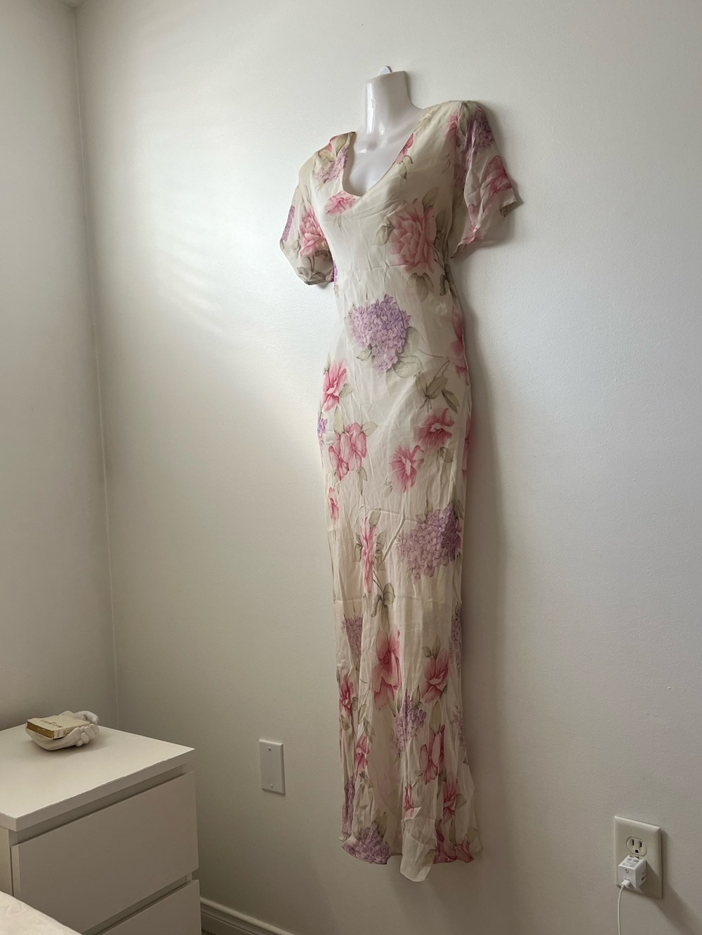Vintage 80s-90s Floral V-Neck Cream Maxi / midi Dress